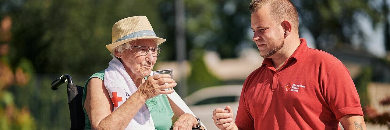 Trinken Seniorin