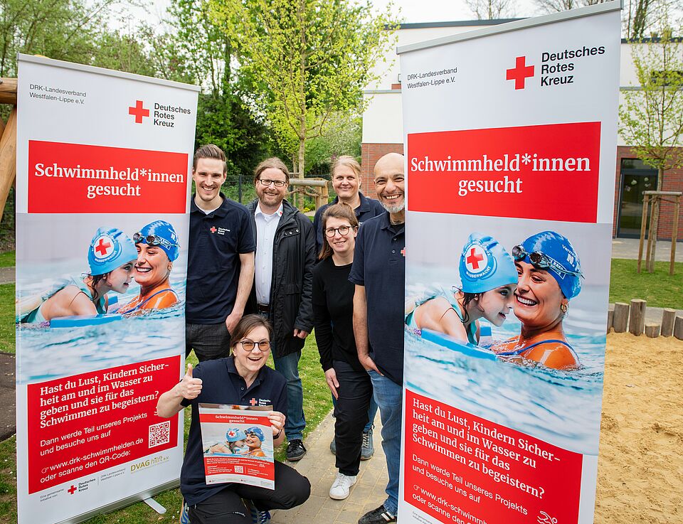 Das DRK in Westfalen-Lippe sucht Schwimmheldinnen und Schwimmhelden, zum Beispiel in Gelsenkirchen.