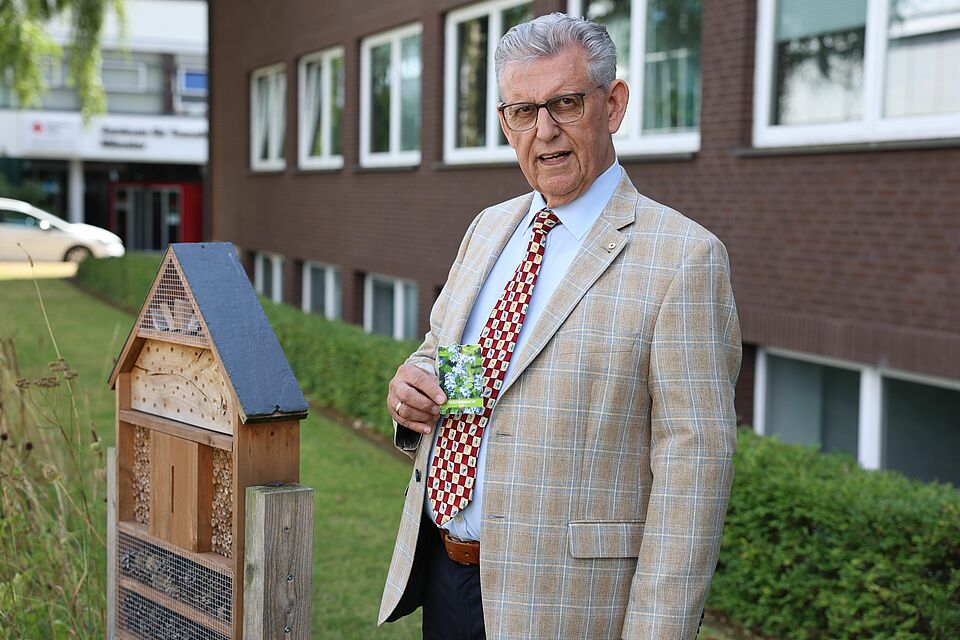 Dr. Fritz Baur