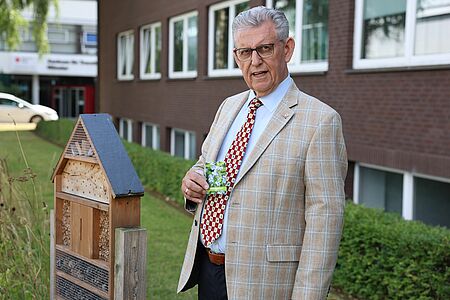 Dr. Fritz Baur Dr. Fritz Baur